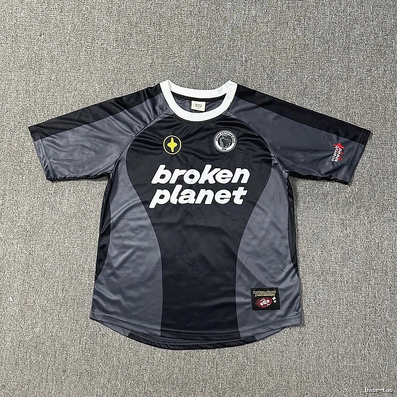 Broken Planet Statement Graphic T-shirt White Cotton Bold for Easy Pairing