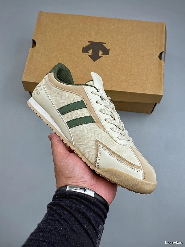 Descente Cream and Green Low-Profile Sneakers Highlighting Padded Heel Tab