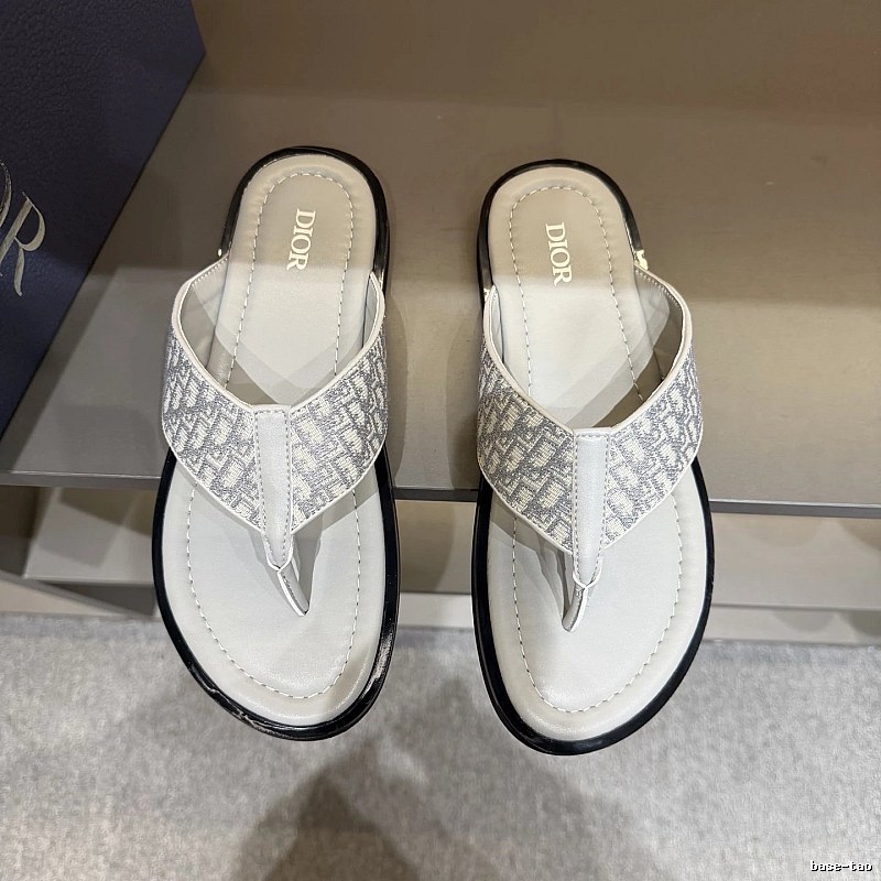 Dior Oblique Collection Light Luxury Style Light Gray Flip-Flops