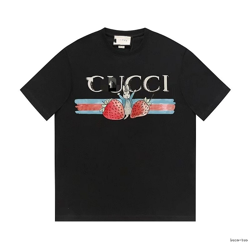 Gucci Strawberry Rabbit Print Collection Casual Style Black T-Shirt