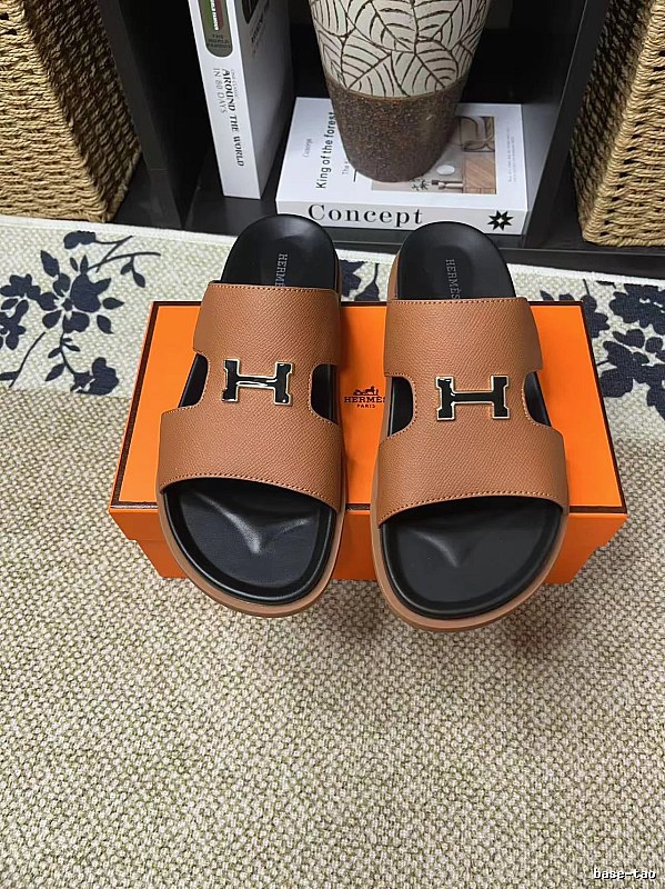 Hermès H-Buckle Minimalist Style Caramel Brown Slide Sandals