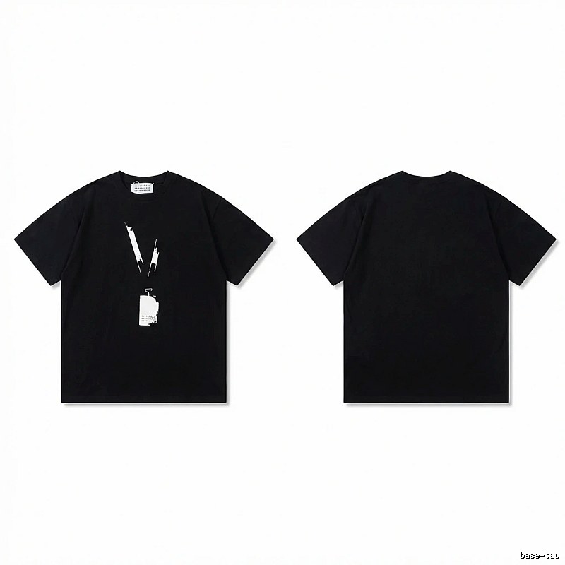Maison Margiela minimalist black T-shirt