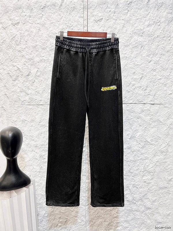 Minimal Cut And Understated Everyday Finish Straight Pants in Black