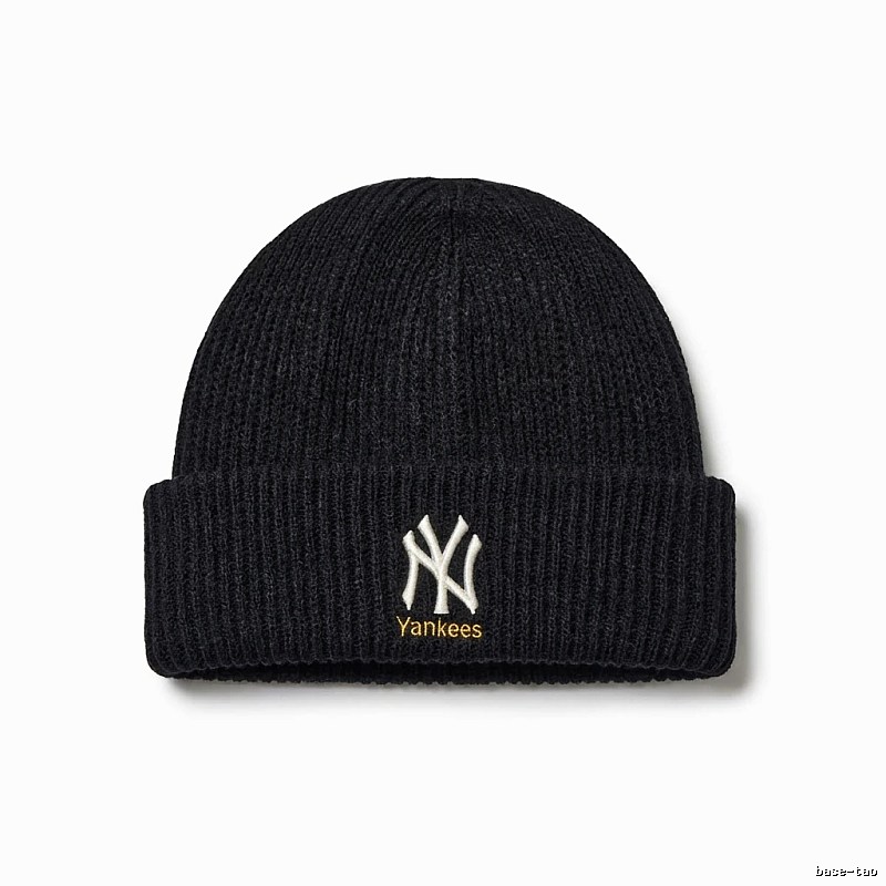 MLB New York Yankees Simple Black Knitted Hat