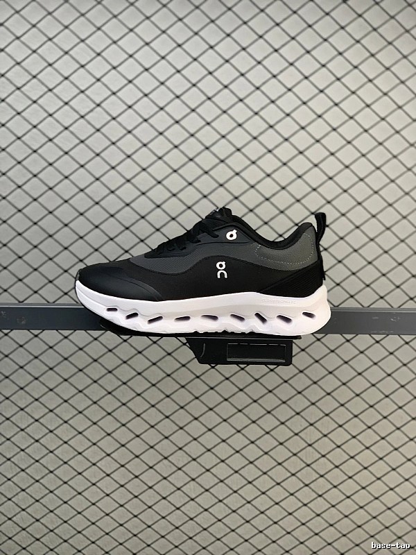 On Black Cloud Runners Defined by Streamlined Toe