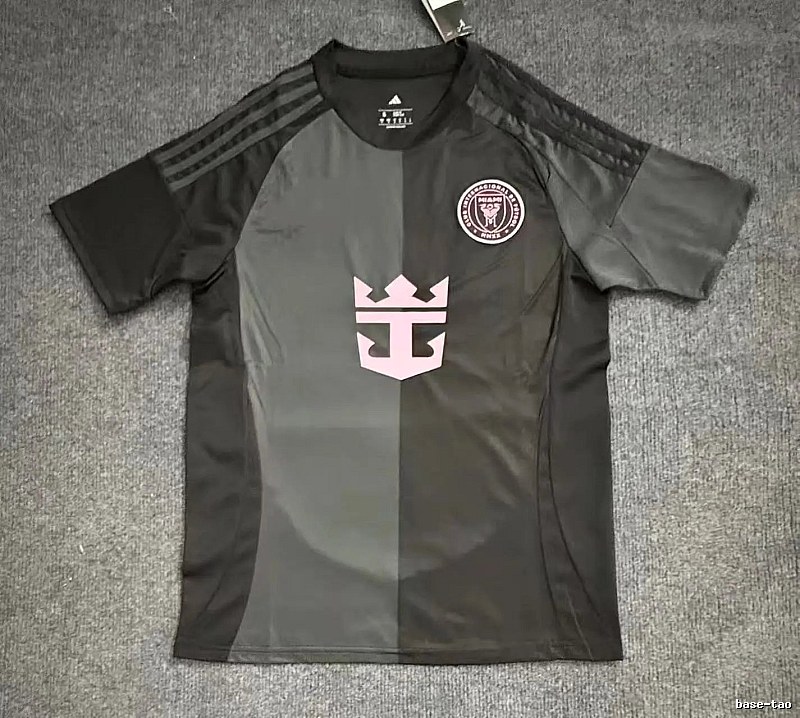 Real Madrid Resort Home soccer jersey White Football Gold for Travel Looks