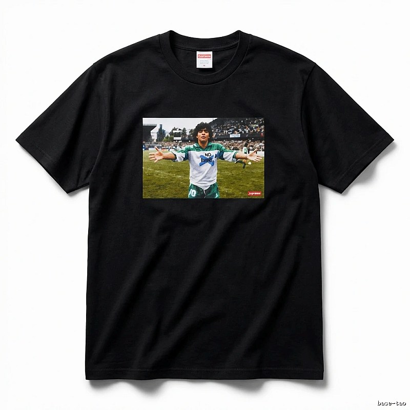 Supreme Maradona-style black T-shirt