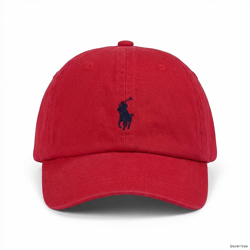 The classic and simple style red hat of Ralph Lauren