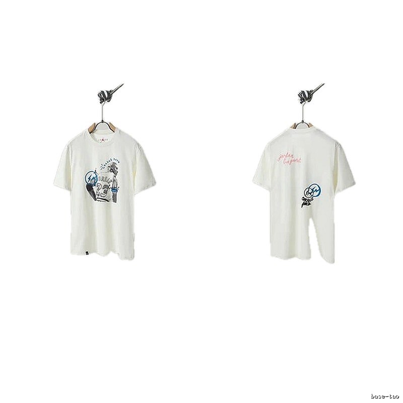 Travis Scott x Jordan Co-branded Graffiti-style Off-white T-shirt